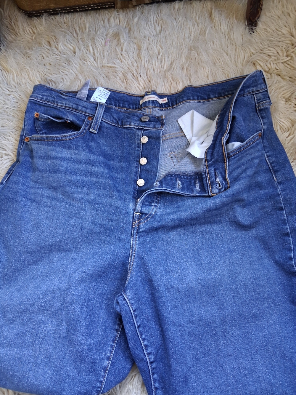 Levi's Men's Blue Button-Fly Relaxed Jeans